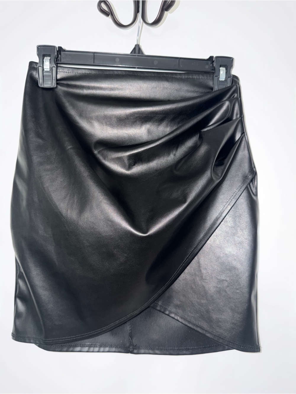 Windsor Black Faux Leather Wrap-Style Mini Skirt size small like new